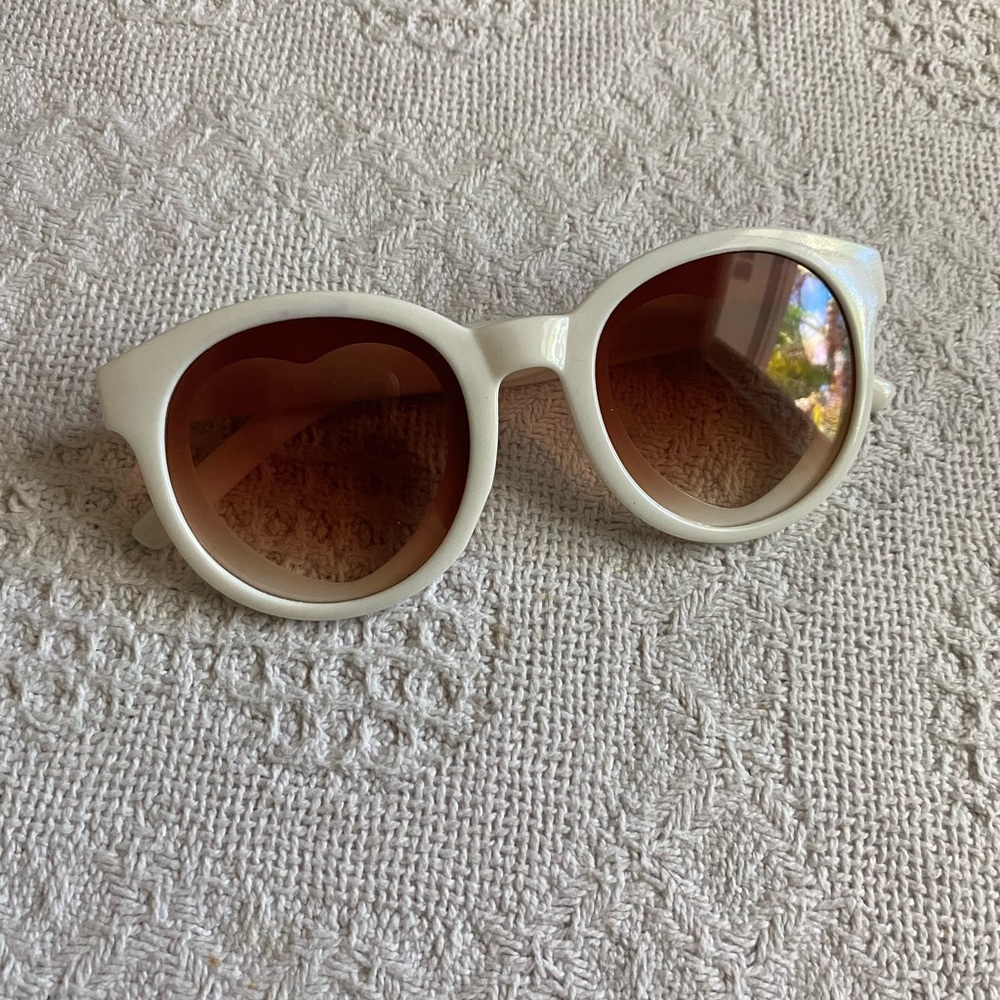 White Sunglasses with Heart-shaped Lenses